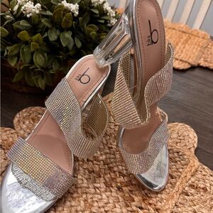 Silver Iridescent Rhinestone Women's Heels; Size 9